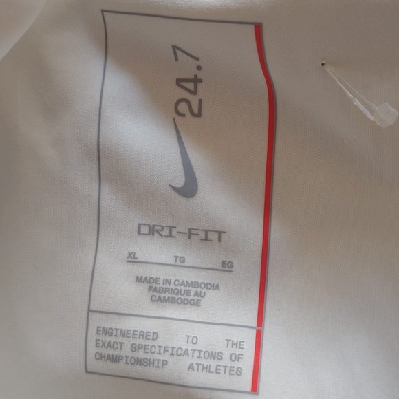 Nike 24.7 Dri - Fit  Short-Sleeve Button-Down Shirt in Light Bone - Picture 7 of 7